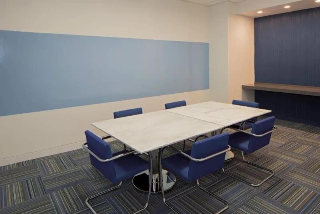 Style And Convenience Apartment At Crystal City Arlington Esterno foto