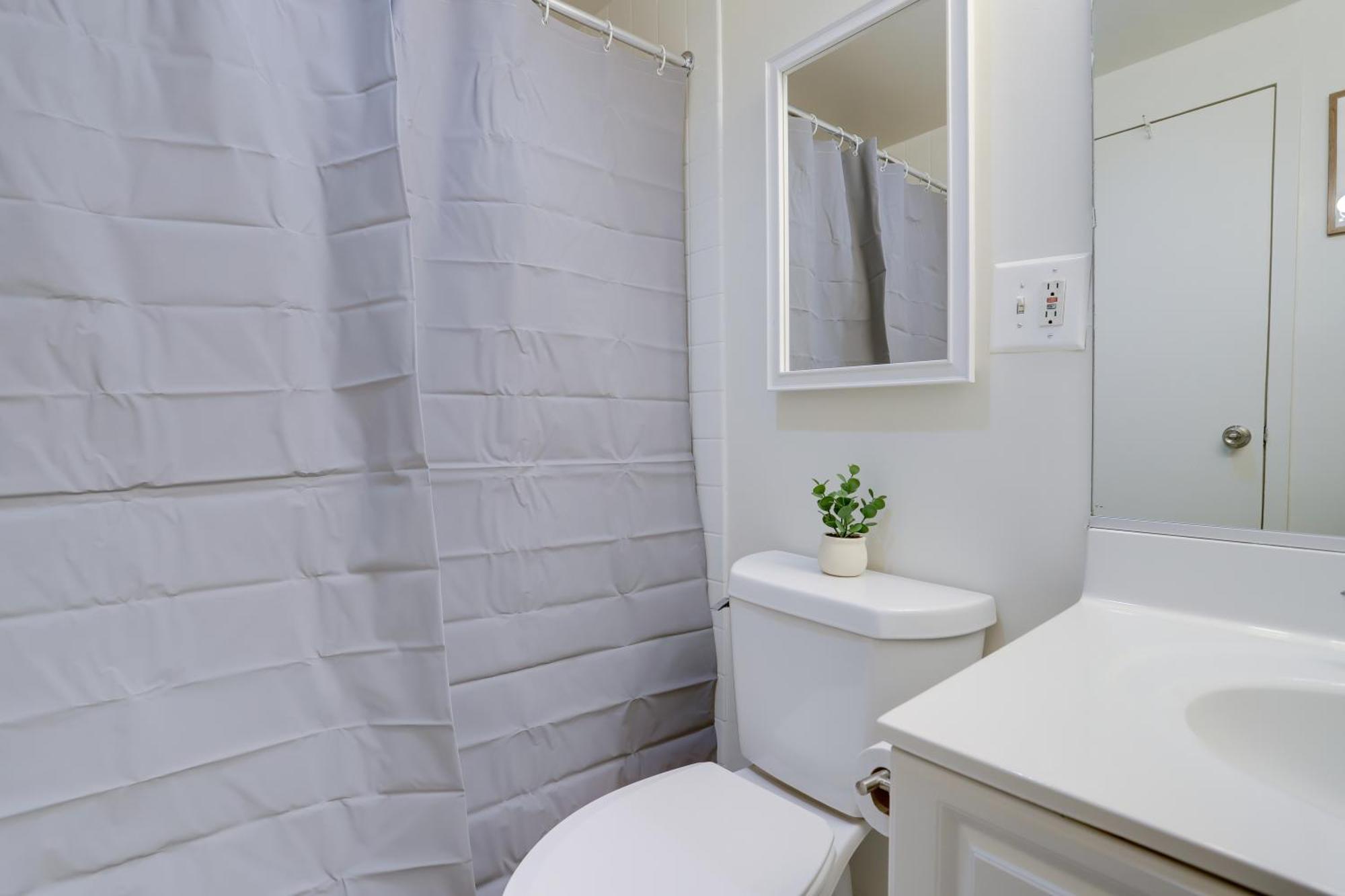 Style And Convenience Apartment At Crystal City Arlington Esterno foto