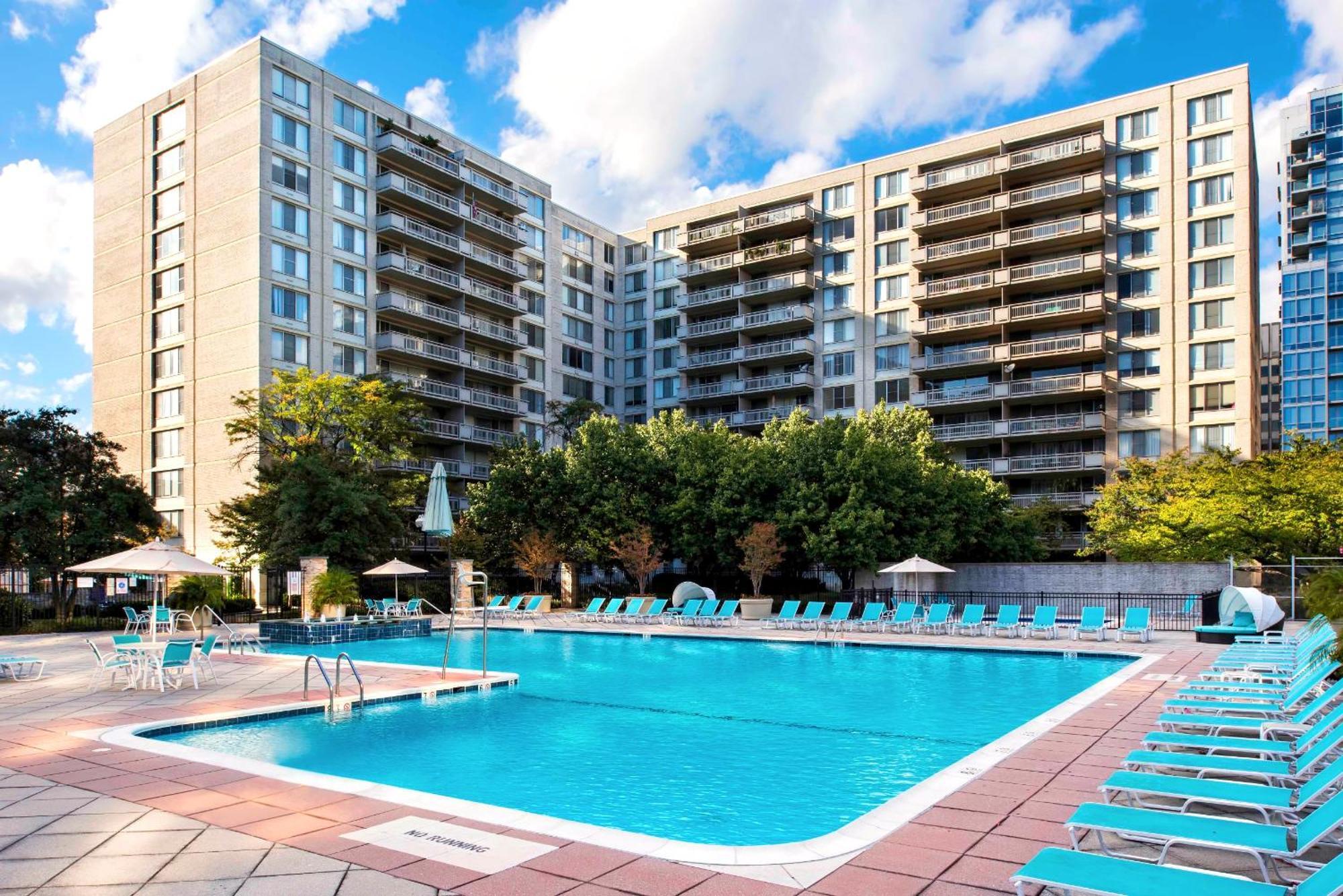 Style And Convenience Apartment At Crystal City Arlington Esterno foto